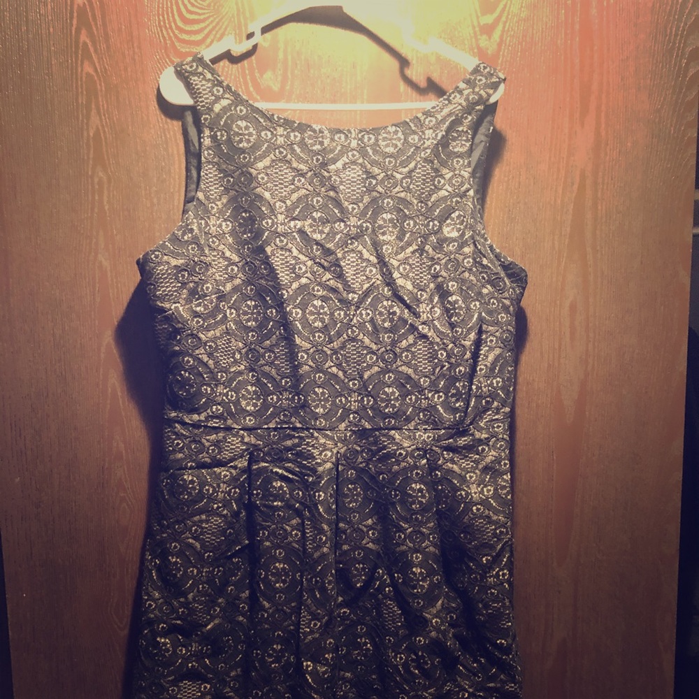 Banana Republic size 16 black/gold dress